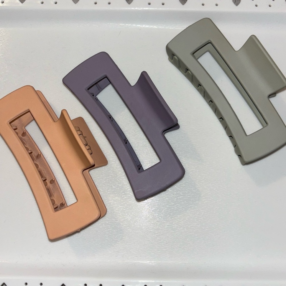 Claw clips